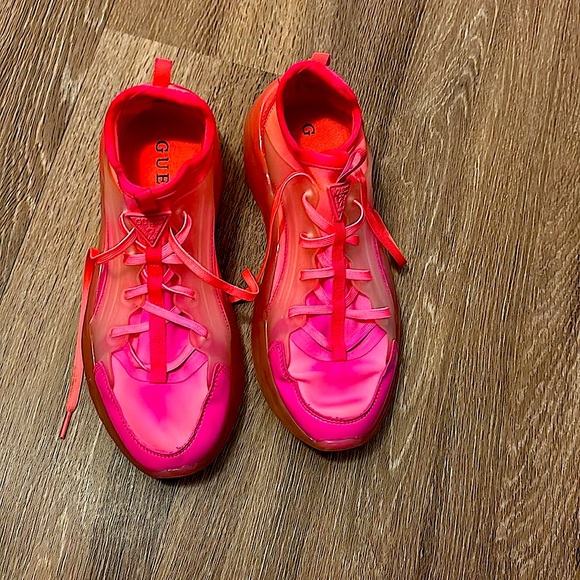 Guess Women’s Vibrant Red Sneakers Size 7.5 - Picture 7 of 14